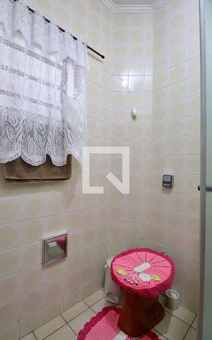 Casa à venda com 395m², 4 quartos e 1 vagaBanheiro 2