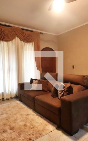 Casa à venda com 395m², 4 quartos e 1 vagaSala