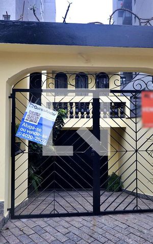 Casa à venda com 395m², 4 quartos e 1 vagaFachada