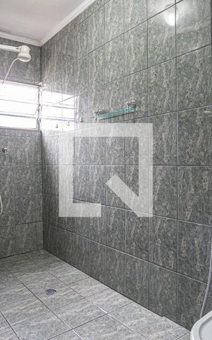 Casa à venda com 237m², 5 quartos e 3 vagasBanheiro 2