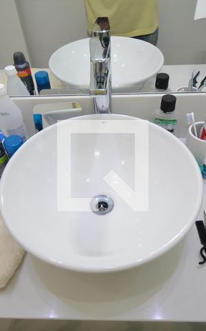 Apartamento à venda com 61m², 2 quartos e sem vagaBanheiro