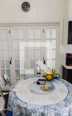 Casa à venda com 350m², 3 quartos e 6 vagas Casa à venda com 350m², 3 quartos e 6 vagasCozinha