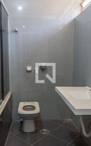 Casa à venda com 366m², 4 quartos e 2 vagas Casa à venda com 366m², 4 quartos e 2 vagasBanheiro da Suíte 1
