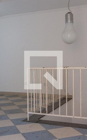 Casa à venda com 366m², 4 quartos e 2 vagas Casa à venda com 366m², 4 quartos e 2 vagasHall Segundo Piso