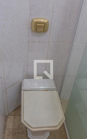 Casa à venda com 366m², 4 quartos e 2 vagas Casa à venda com 366m², 4 quartos e 2 vagasBanheiro Social