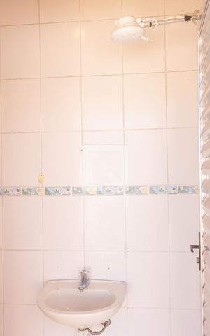 Casa à venda com 366m², 4 quartos e 2 vagas Casa à venda com 366m², 4 quartos e 2 vagasBanheiro de Serviço
