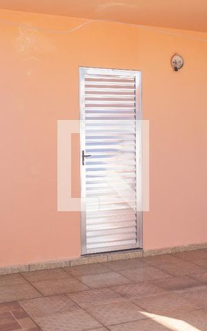 Casa à venda com 366m², 4 quartos e 2 vagas Casa à venda com 366m², 4 quartos e 2 vagasQuintal