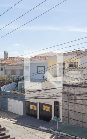 Casa à venda com 366m², 4 quartos e 2 vagas Casa à venda com 366m², 4 quartos e 2 vagasVista da Sacada Hall Segundo Piso