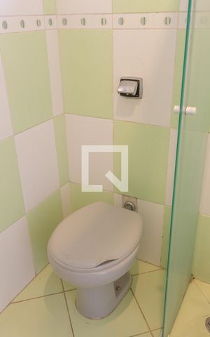 Casa à venda com 366m², 4 quartos e 2 vagas Casa à venda com 366m², 4 quartos e 2 vagasBanheiro da Suíte 2
