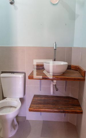 Casa à venda com 366m², 4 quartos e 2 vagas Casa à venda com 366m², 4 quartos e 2 vagasBanheiro da Suíte 3