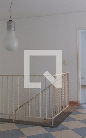 Casa à venda com 366m², 4 quartos e 2 vagas Casa à venda com 366m², 4 quartos e 2 vagasHall Segundo Piso