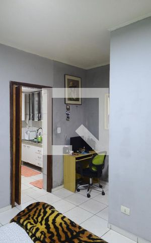 Casa à venda com 270m², 3 quartos e 2 vagasSuíte Casa 2