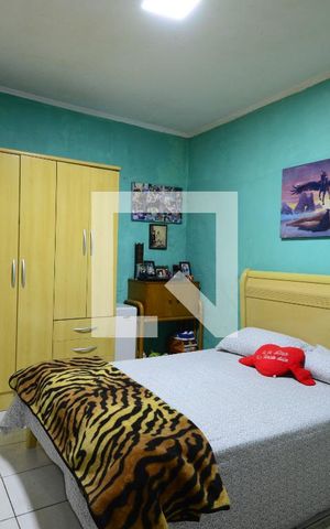 Casa à venda com 270m², 3 quartos e 2 vagasSuíte Casa 2