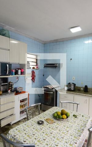 Casa à venda com 270m², 3 quartos e 2 vagasCozinha
