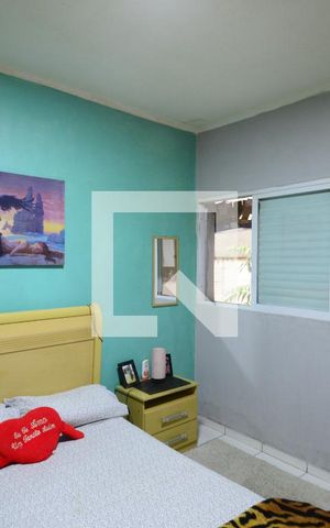 Casa à venda com 270m², 3 quartos e 2 vagasSuíte Casa 2