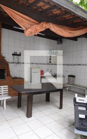 Casa à venda com 270m², 3 quartos e 2 vagasChurrasqueira