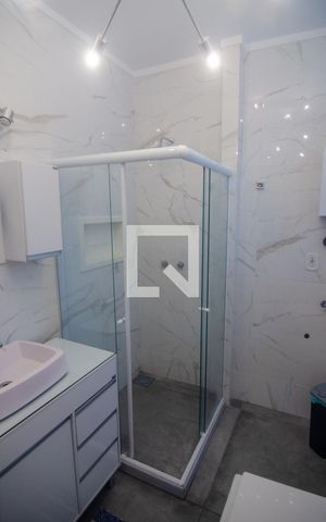 Studio à venda com 30m², 1 quarto e sem vaga Studio à venda com 30m², 1 quarto e sem vagaBanheiro