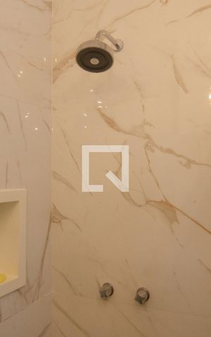 Studio à venda com 30m², 1 quarto e sem vaga Studio à venda com 30m², 1 quarto e sem vagaBanheiro