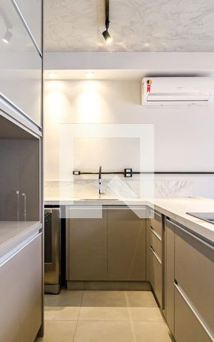 Apartamento à venda com 110m², 1 quarto e 3 vagas Apartamento à venda com 110m², 1 quarto e 3 vagasCozinha
