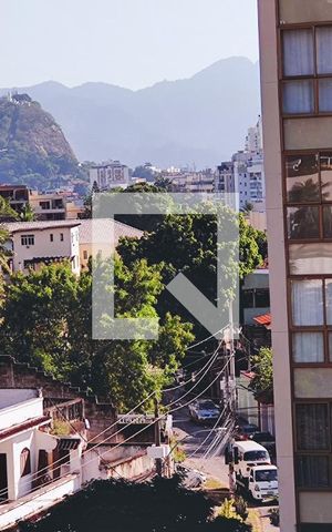 Apartamento à venda com 87m², 3 quartos e 1 vaga Apartamento à venda com 87m², 3 quartos e 1 vagaVista