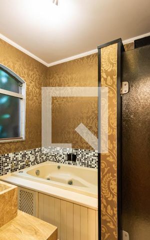 Casa à venda com 150m², 3 quartos e 4 vagasBanheiro suíte 2