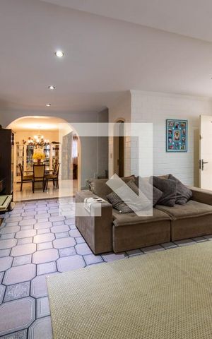 Casa à venda com 150m², 3 quartos e 4 vagasSala