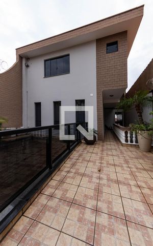 Casa à venda com 150m², 3 quartos e 4 vagasÁrea comum