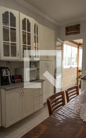 Casa à venda com 193m², 3 quartos e 2 vagas Casa à venda com 193m², 3 quartos e 2 vagasCozinha