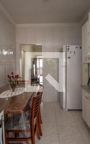 Casa à venda com 193m², 3 quartos e 2 vagas Casa à venda com 193m², 3 quartos e 2 vagasCozinha