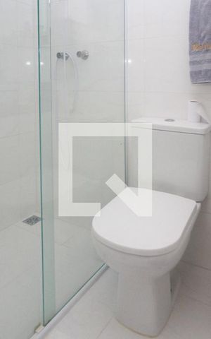 Casa à venda com 341m², 3 quartos e 8 vagas Casa à venda com 341m², 3 quartos e 8 vagasBanheiro da Suite 02