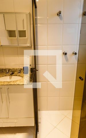 Apartamento para alugar com 58m², 2 quartos e 1 vaga Apartamento para alugar com 58m², 2 quartos e 1 vagaBanheiro da Suíte 1
