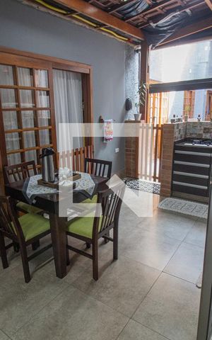 Casa para alugar com 225m², 3 quartos e 3 vagas Casa para alugar com 225m², 3 quartos e 3 vagasCozinha Externa