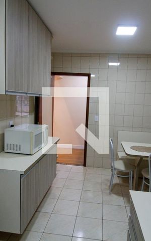 Apartamento à venda com 122m², 3 quartos e 2 vagas Apartamento à venda com 122m², 3 quartos e 2 vagasCozinha