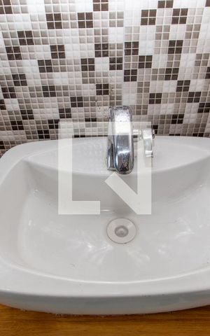 Apartamento para alugar com 95m², 2 quartos e sem vagaDetalhe banheiro
