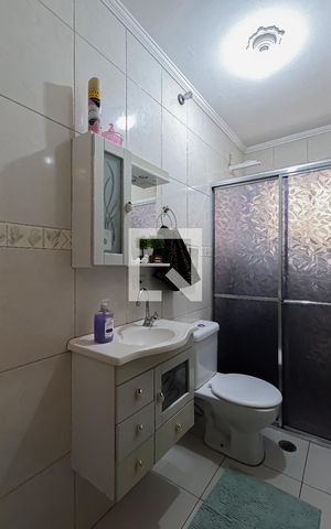 Casa à venda com 135m², 4 quartos e 2 vagasBanheiro 1