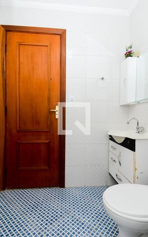 Casa à venda com 330m², 4 quartos e 3 vagasBanheiro da Suíte 2