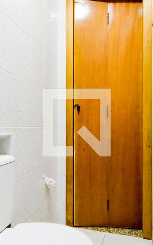 Casa à venda com 330m², 4 quartos e 3 vagasBanheiro da Suíte 1