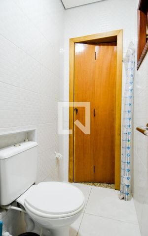 Casa à venda com 330m², 4 quartos e 3 vagasBanheiro da Suíte 1