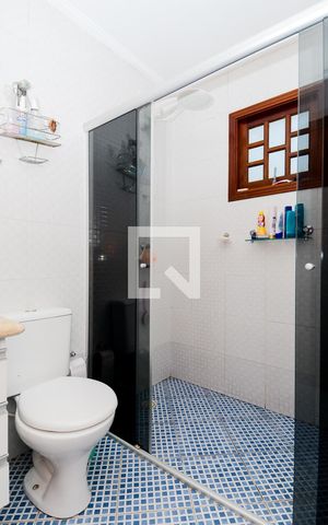 Casa à venda com 330m², 4 quartos e 3 vagasBanheiro da Suíte 4