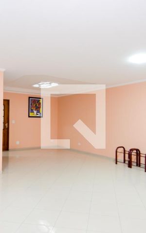 Casa à venda com 330m², 4 quartos e 3 vagasSala
