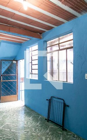 Casa para alugar com 120m², 4 quartos e 1 vaga Casa para alugar com 120m², 4 quartos e 1 vagaÁrea de Serviço