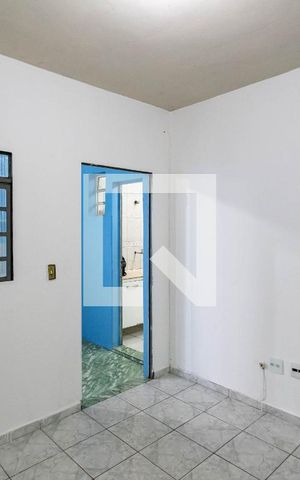 Casa para alugar com 120m², 4 quartos e 1 vaga Casa para alugar com 120m², 4 quartos e 1 vagaSala