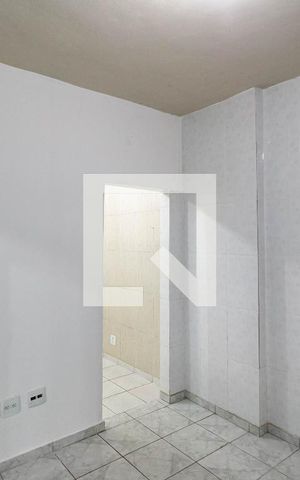 Casa para alugar com 120m², 4 quartos e 1 vaga Casa para alugar com 120m², 4 quartos e 1 vagaSala