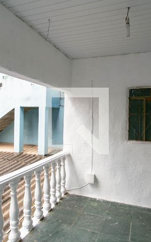 Casa para alugar com 120m², 4 quartos e 1 vaga Casa para alugar com 120m², 4 quartos e 1 vagaVaranda