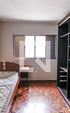 Casa à venda com 300m², 4 quartos e 3 vagas Casa à venda com 300m², 4 quartos e 3 vagasQuarto 2
