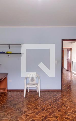 Casa à venda com 300m², 4 quartos e 3 vagas Casa à venda com 300m², 4 quartos e 3 vagasQuarto 1