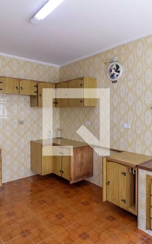 Casa à venda com 300m², 4 quartos e 3 vagas Casa à venda com 300m², 4 quartos e 3 vagasCozinha