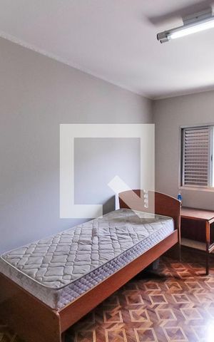Casa à venda com 300m², 4 quartos e 3 vagas Casa à venda com 300m², 4 quartos e 3 vagasQuarto 2