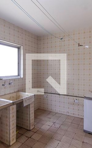 Casa à venda com 300m², 4 quartos e 3 vagas Casa à venda com 300m², 4 quartos e 3 vagasÁrea de Serviço