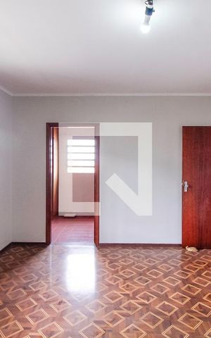 Casa à venda com 300m², 4 quartos e 3 vagas Casa à venda com 300m², 4 quartos e 3 vagasSuíte